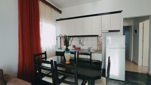 Four Seasons Apartments