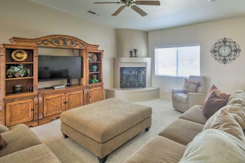 Dog-friendly Casa With Pool And Fenced Backyard!