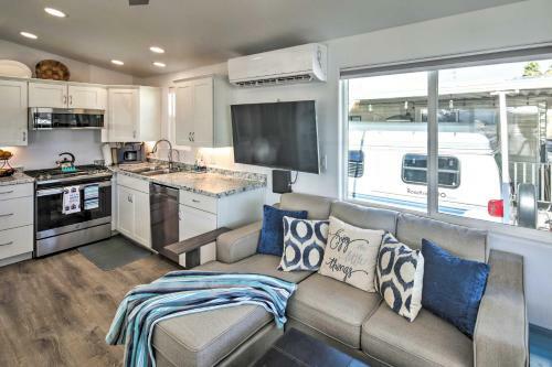 Lake Havasu Escape With Views - Walk To Lake!