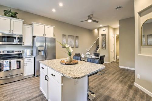 Lovely Mesa Townhome With Pool And Hot Tub Access