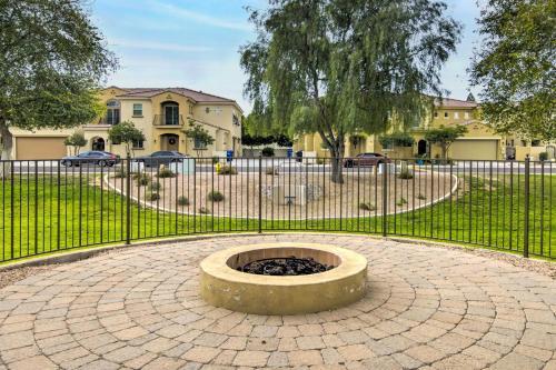 Lovely Mesa Townhome With Pool And Hot Tub Access