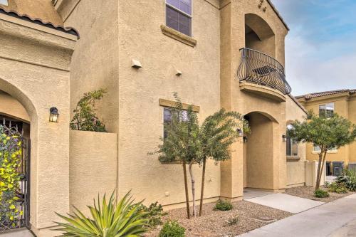 Lovely Mesa Townhome With Pool And Hot Tub Access