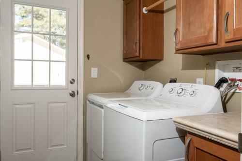 New Listing! Spacious Home In Munds Park, Arizona.