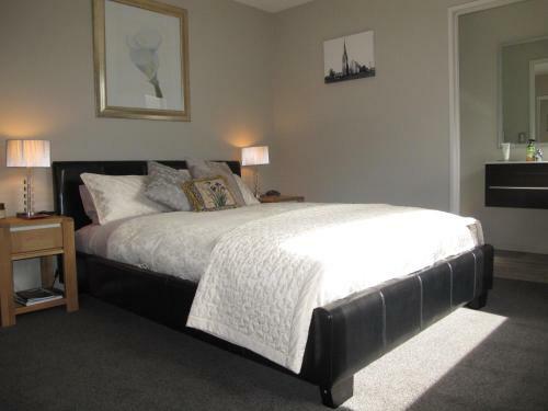 Halkett Grove Bed And Breakfast