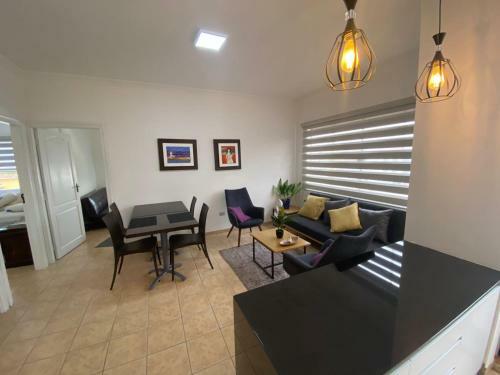 Apartamento 2 Cuartos 1 Ba�o Desayuno Gratis Fridolin