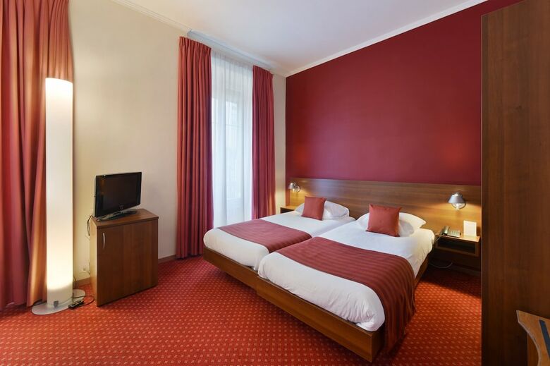 Hotel International & Terminus(.)