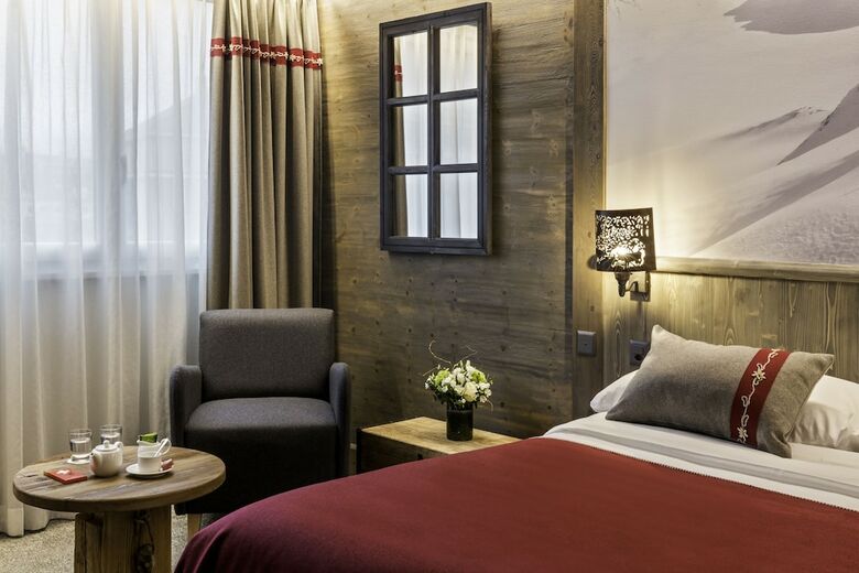 Hotel Edelweiss Manotel
