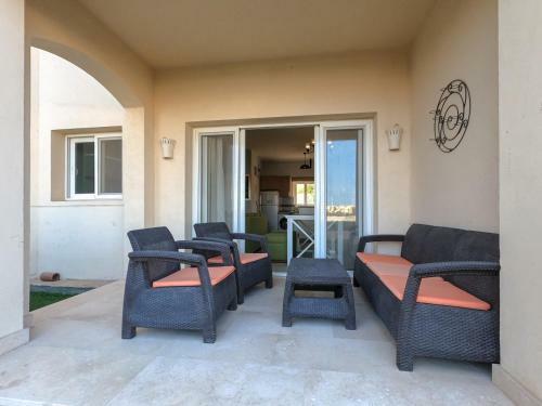 Exotic Retreat 2 Br Apartment In Water Side Lagoon Pool
