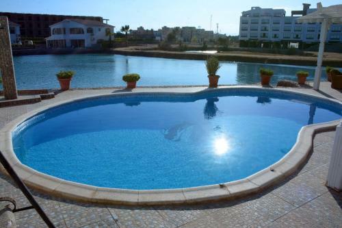 Luxurious Villa With Private Pool And Beach