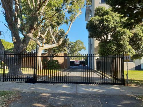 Forrest Four Apartment - 2 Bedroom Fremantle Apt