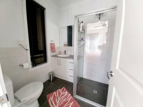 Lovely Modern 3br 2bth Beachside Home
