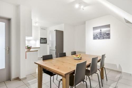 Excellent Work Stay Apartment