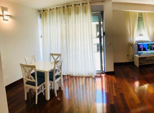 Apartments By The Sea Makarska - 16650