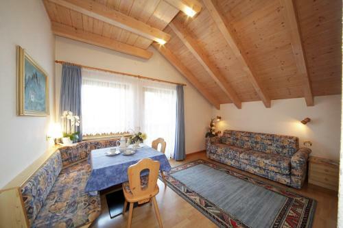 Aparthotel Apartments Lasteis