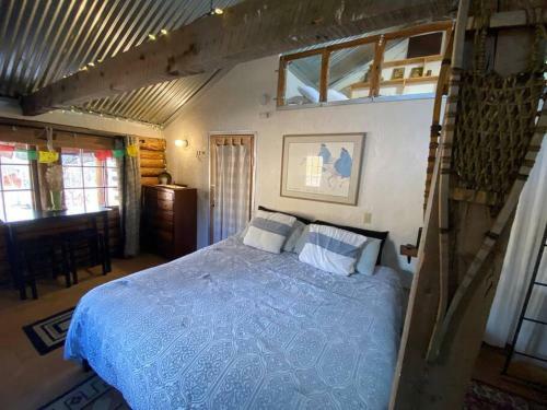 Redtail Retreat - The Studio - Get Off The Grid!