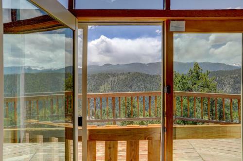 Secluded Rustic Dome With Majestic Views At Idaho Springs