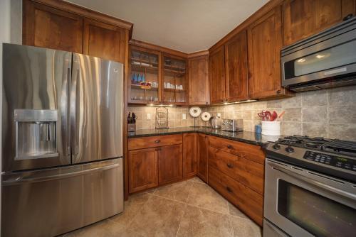 Apartamento Cozens Pointe B-301 Condo