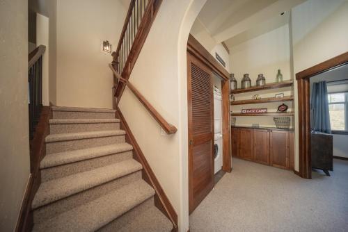 Apartamento Cozens Pointe B-301 Condo