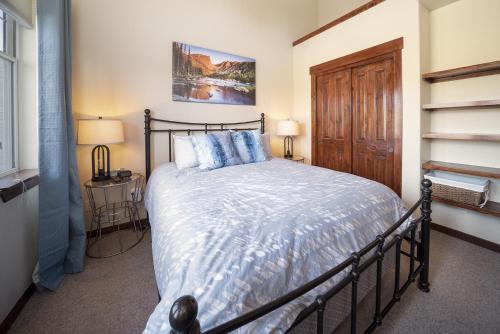Apartamento Cozens Pointe B-301 Condo