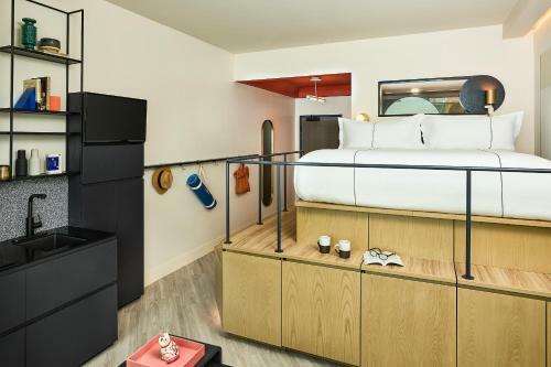The Catbird Hotel