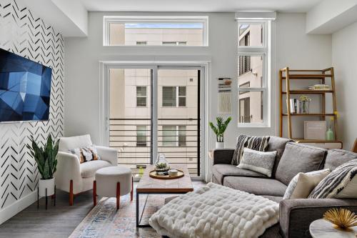 Contemporary Chic Lifestyle Loft - Espadin Lohi