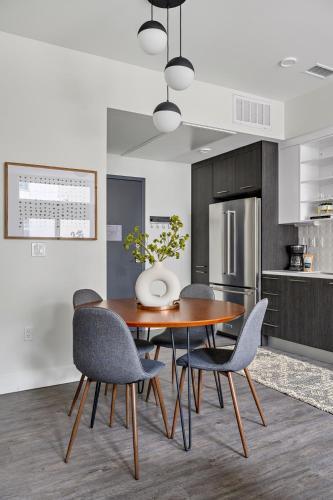 Contemporary Chic Lifestyle Loft - Espadin Lohi