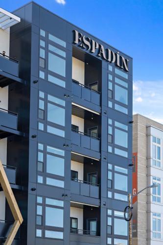 Art-inspired Modern Living - Balcony - Espadinlohi