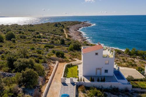 Villa Esquel - With Heated Pool
