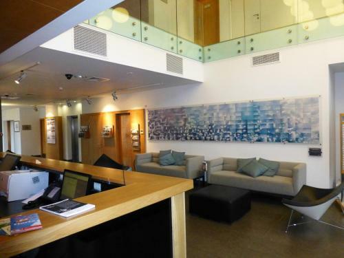 Beales Hotel