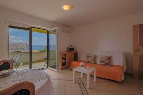 Apartments In Dramalj 39030