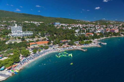 Apartments With A Parking Space Dramalj, Crikvenica - 17310
