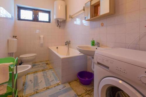 Apartment In Dramalj 41518