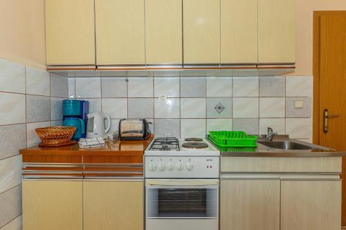 Apartments In Dramalj 41601