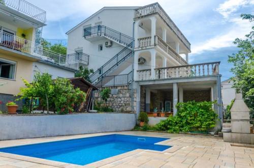 Apartment In Dramalj 41215