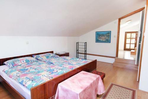 Hostal Apartments And Rooms With Parking Space Palit, Rab - 5039