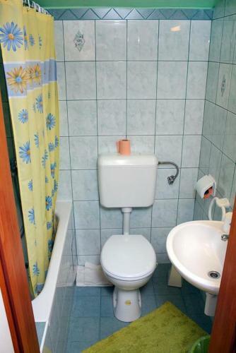 Hostal Apartments And Rooms With Parking Space Palit, Rab - 5039