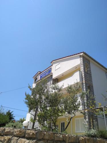 Apartments Mlacovic