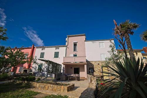 Holiday House Rab
