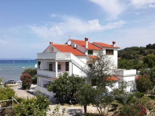 Apartamentos Alf Rab
