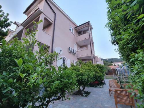 Apartments Relax 1