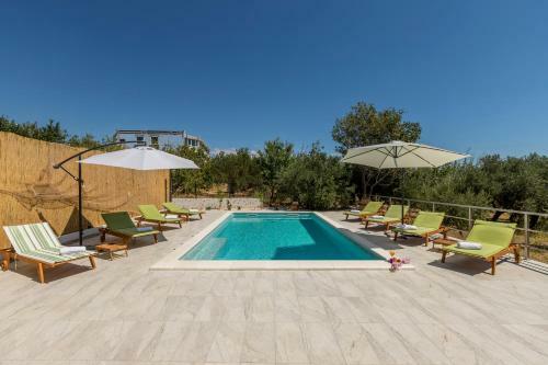 Villa Bu?ije With Private Pool