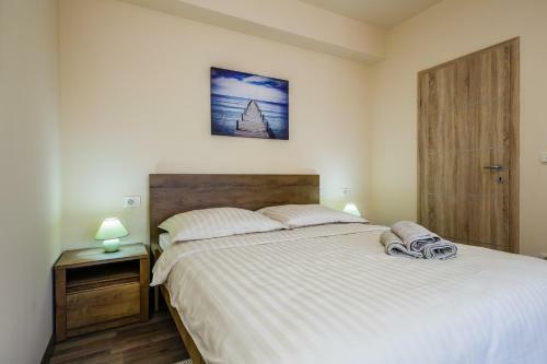 Cosy Apartment With Outdoor Pool, Close To Beachfront