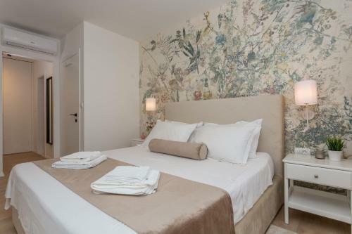 Villa Eli - New Unique Holiday House With Swimming Pool