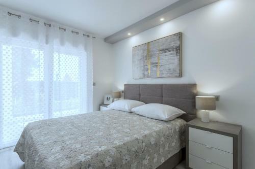 Villa Ema Kastela With Private Heated Pool