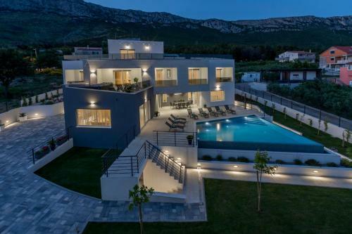 Luxurious Villa Meri
