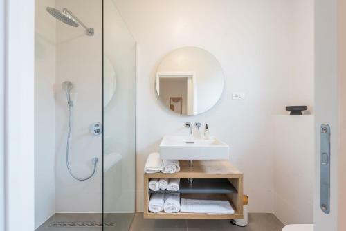 Villa Auni Grey - Heated Pool - Rooftop - Seaview - Beach