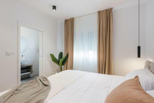 Villa Auni Grey - Heated Pool - Rooftop - Seaview - Beach