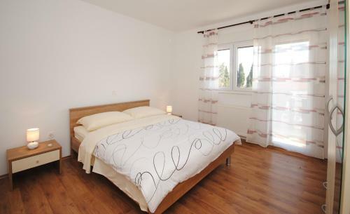 Spacious Apartment Antea