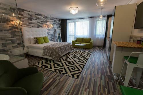 Romantic Jacuzzi Luxury Apartment