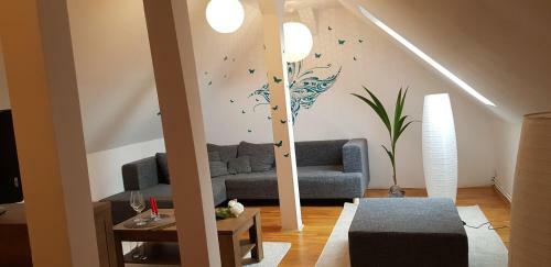 Hostal My Place - Butterflies